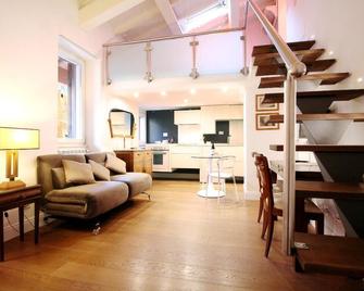 Residenza Gonfalone - Rome - Living room