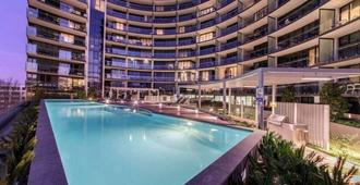Perfectly Located Modern Apartment - Canberra Cbd - Canberra - Pool