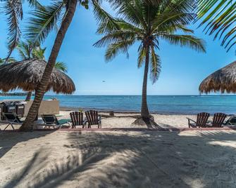 Del Sol Beachfront - Akumal - Strand