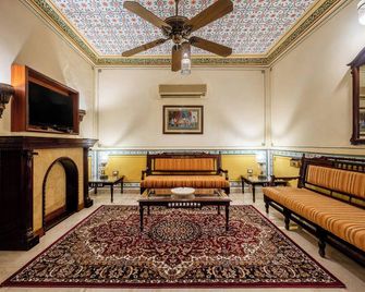 Chokhi Dhani The Ethnic 5-Star Deluxe Re - Jaipur - Salon