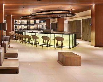 Royal Tulip Gunung Geulis Resort and Golf - Megamendung - Bar