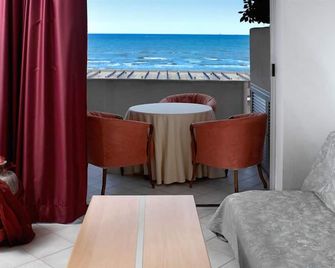 Altamarea Residence & Hotel - Cervia - Wohnzimmer