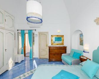 Proprietà Antonio 3 unità indipendenti - Positano - Habitación