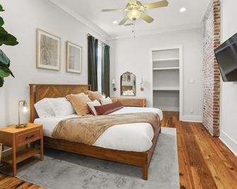 Upscale 3 Bed 2 Bath Private Home in Uptown New Orleans! Close to Magazine Street, Universities, & French Quarter - Nueva Orleans - Habitación