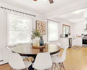 Walk to Lake - Old Town Retreat - Niagara-on-the-Lake - Comedor