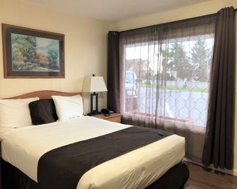 Blue Coast Inn & Suites - Brookings - Schlafzimmer