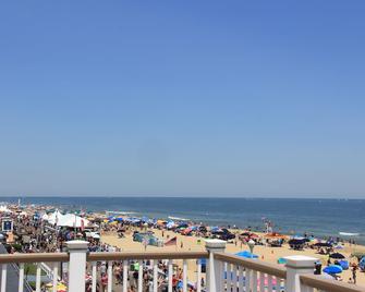 سفاري هوتل بوردووك - أوشن ستي - شاطئ