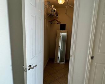 Charming 1-bed 1 bath house in fantastic San Jose Location - Close to everything - San Jose - Hallway