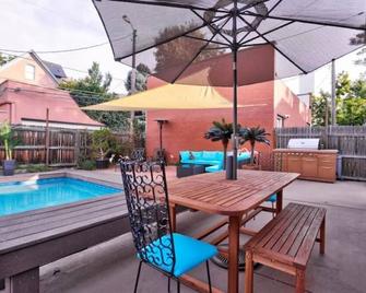 Dream house! Pool & hot tub in downtown Denver - デンバー - プール