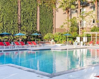 3 bedroom Dolphin Cove located just down the road from Disney! - Anaheim - Pool