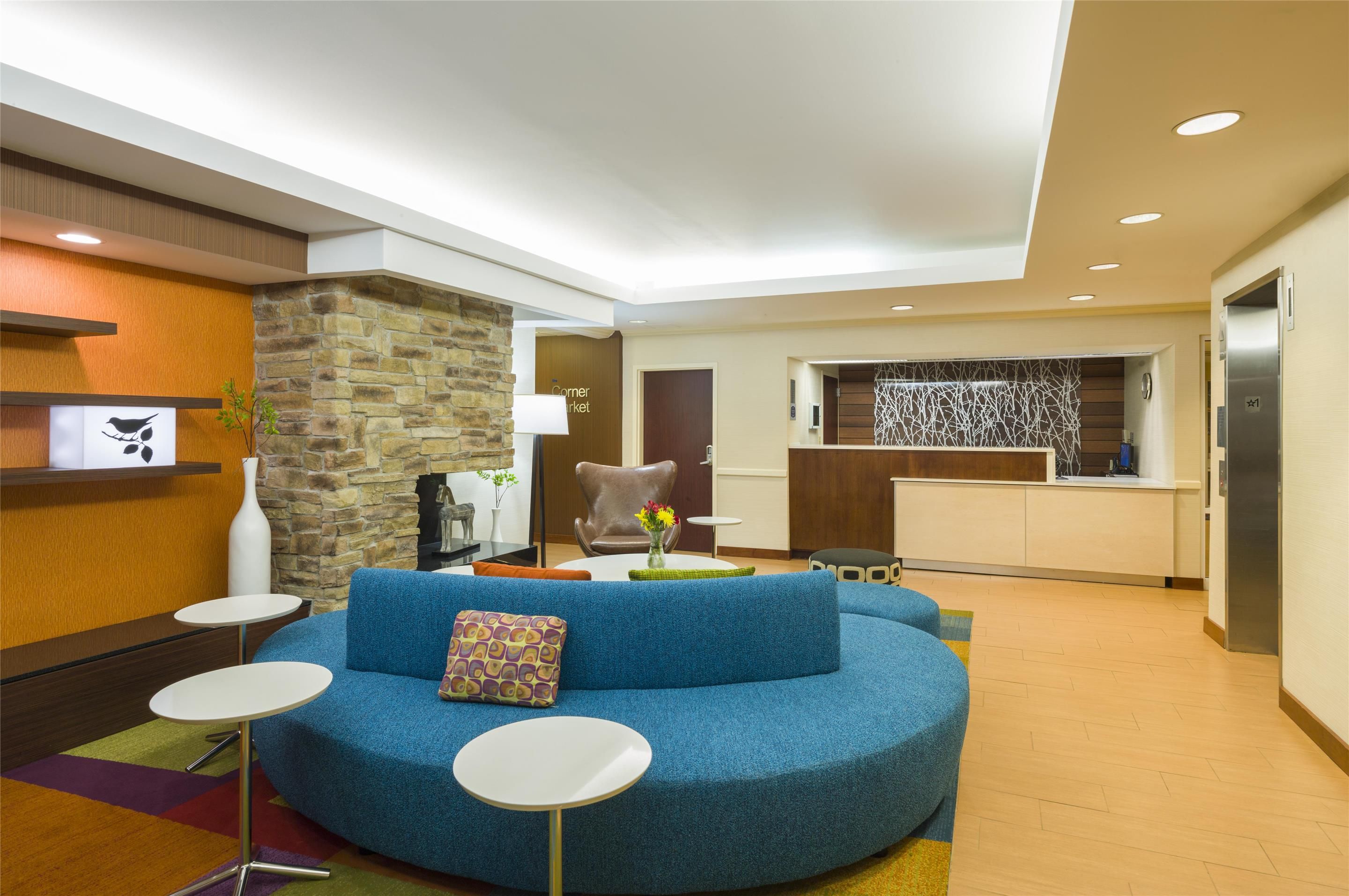 Best Western Allentown Bethlehem Lehigh Valley Inn & Suites - Bethlehem - Lobby