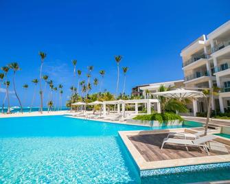 Playa Coral Condo in Paradise F22 - Punta Cana - Pool