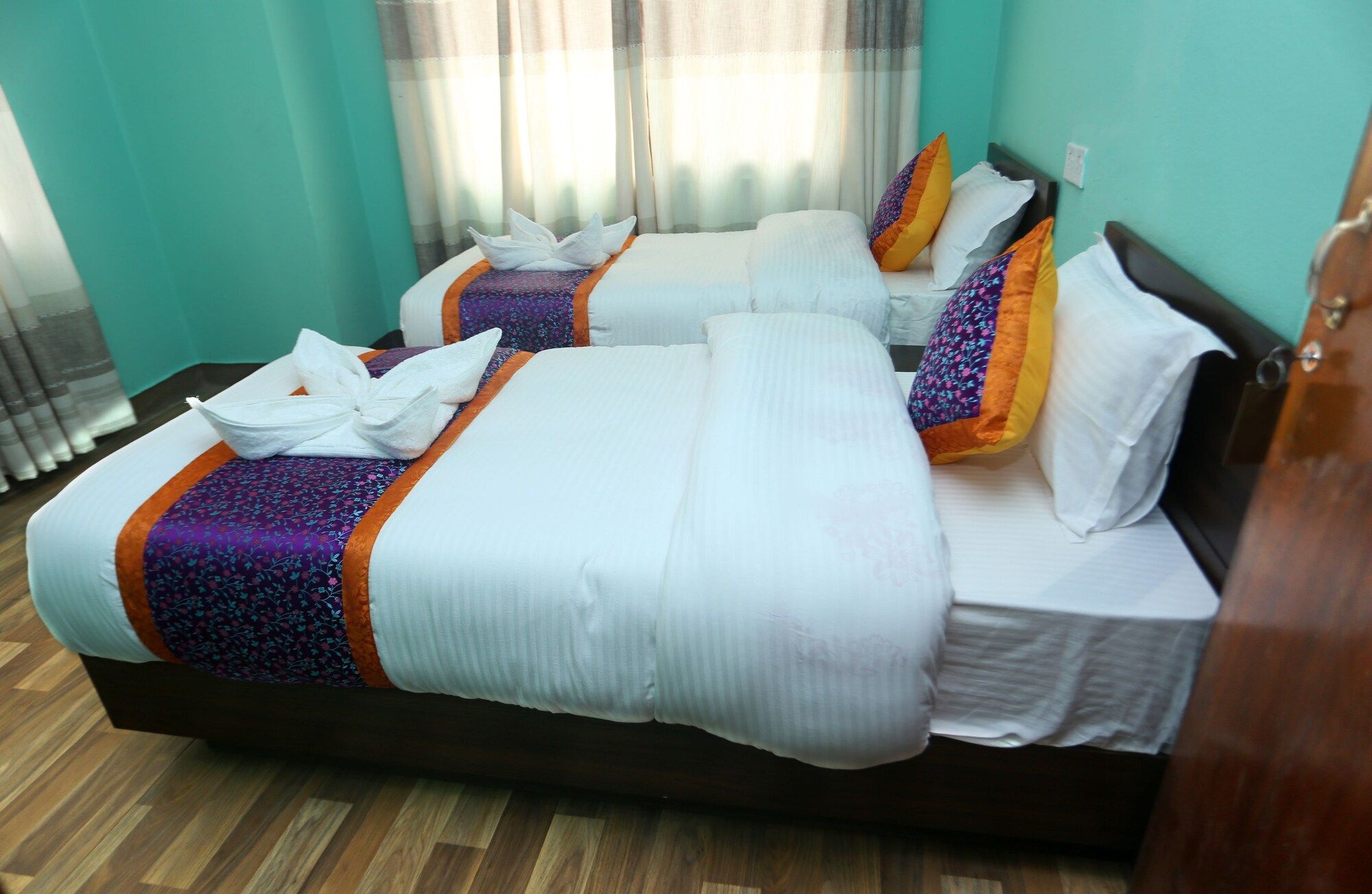 Hotel Rising Home