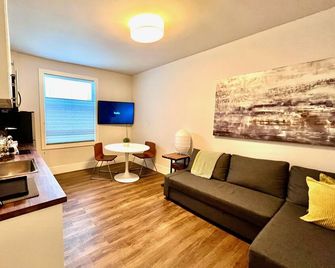 210-Trendy 1 Bedroom Apt in Downtown San Jose - San Jose - Living room