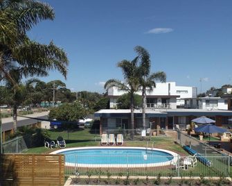 Surfside Merimbula Holiday Apartments - Merimbula - Pool