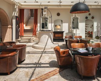 Castello Di Velona Resort, Thermal Spa & Winery - Montalcino - Vestíbul