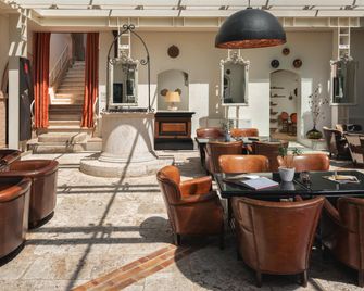 Castello Di Velona Resort, Thermal Spa & Winery - Montalcino - Lobby