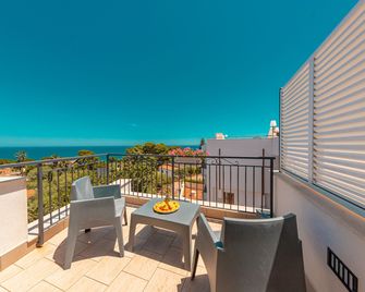 Hotel Baia Del Capitano - Cefalù - Balkon