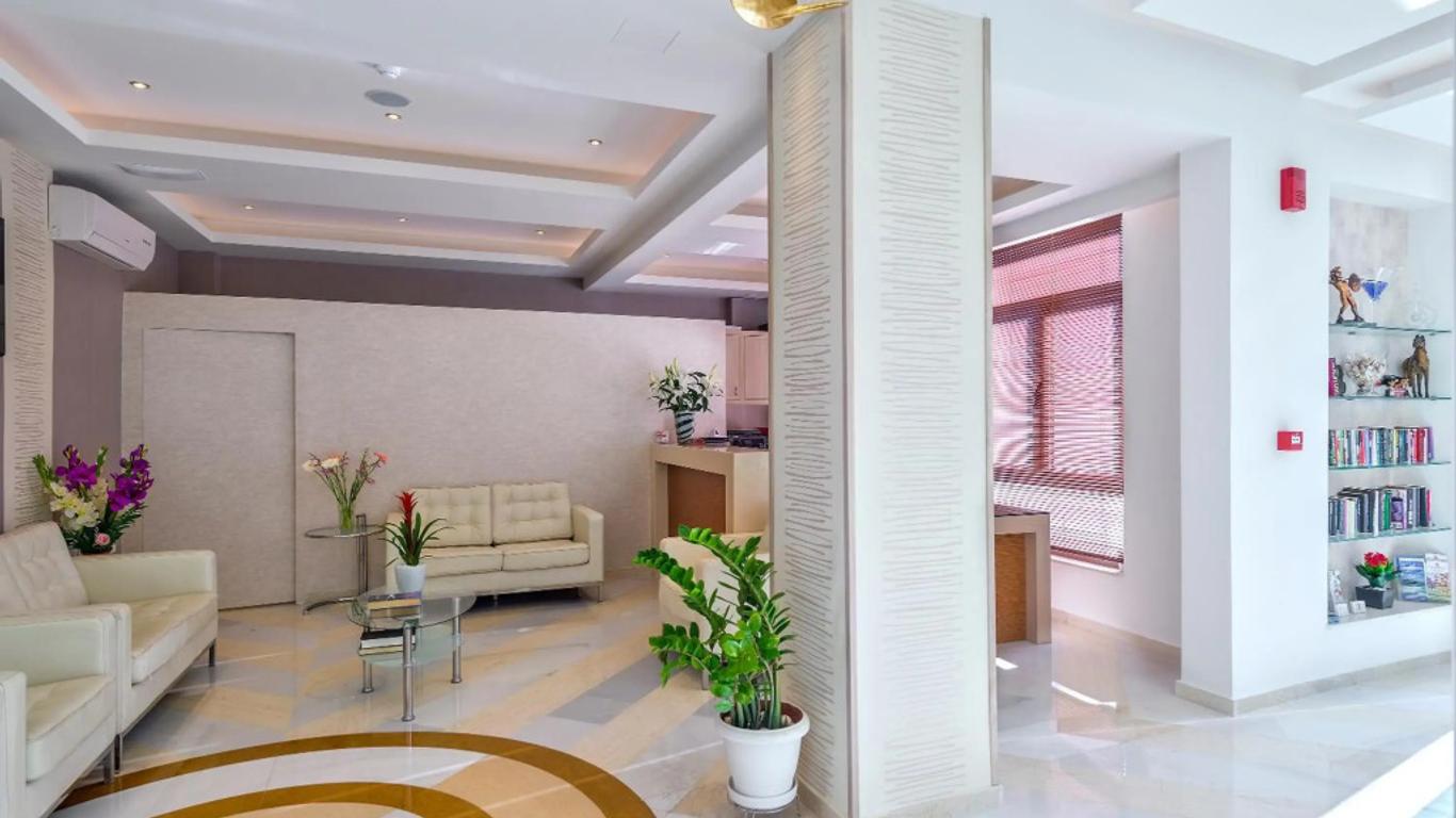 Leonidas Hotel & Apartments