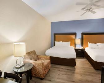 Rodeway Inn and Suites Mackinaw City - Bridgeview - Mackinaw City - Bedroom