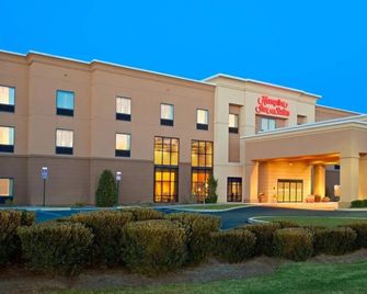 Hampton Inn & Suites Manchester - Manchester - Будівля