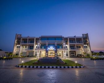 Kyriad Prestige Ilkal - Ilkal - Building