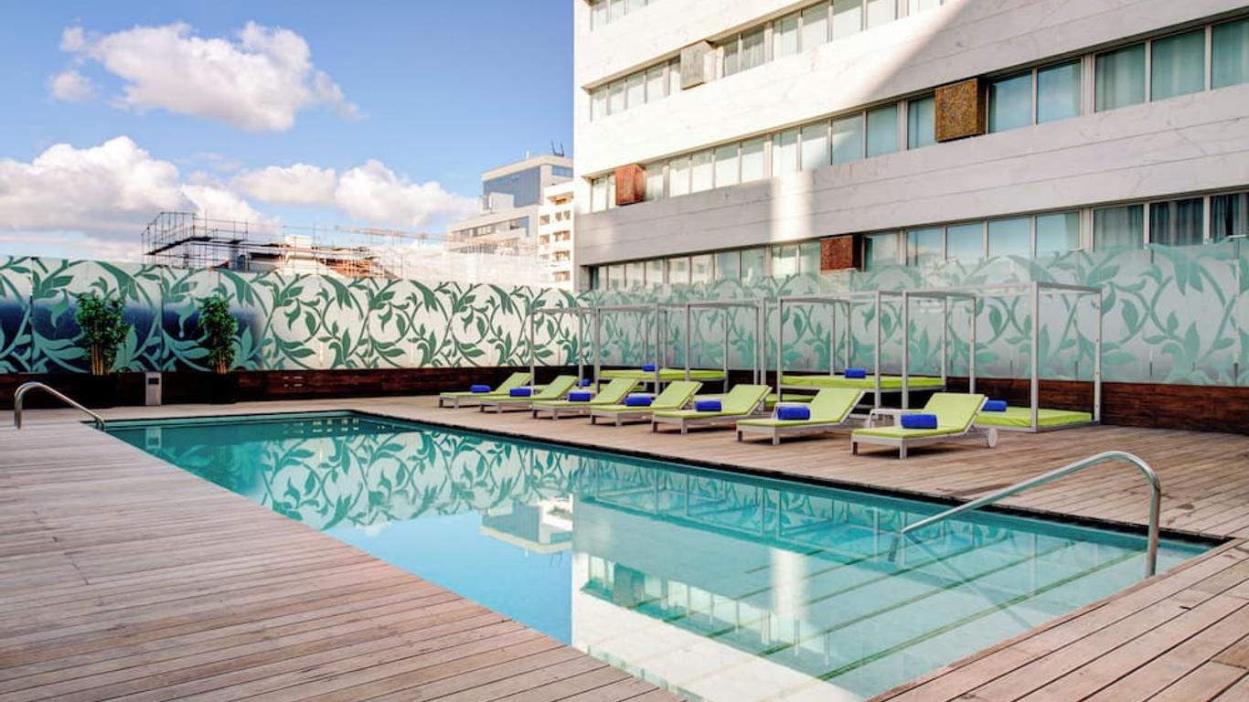 في آي بي جراند ليسبوا هوتل آند سبا