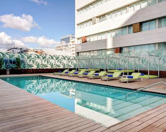 في آي بي جراند ليسبوا هوتل آند سبا - لشبونة - حوض السباحة