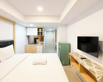 Modern Look Studio at De Prima Apartment By Travelio - Medan - Bedroom