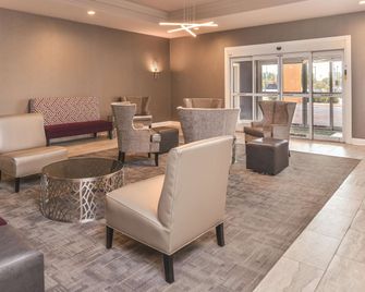 La Quinta Inn & Suites by Wyndham Abilene Mall - אביליין - טרקלין