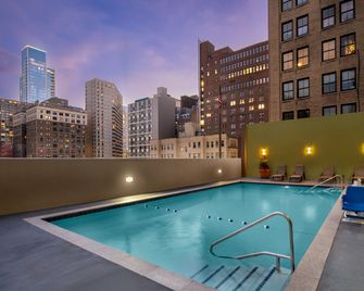 Holiday Inn Express Philadelphia-Midtown By IHG - Φιλαδέλφεια - Πισίνα