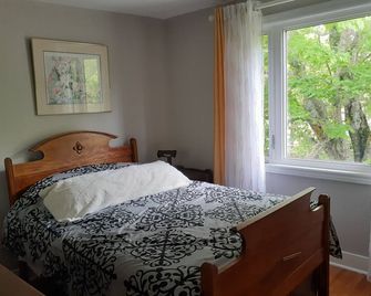 Cavendish, 4 bedroom Ocean view. Great family. destination! - New Glasgow - Bedroom