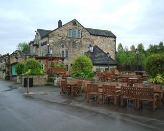 Premier Inn Huddersfield North - Huddersfield - Budova