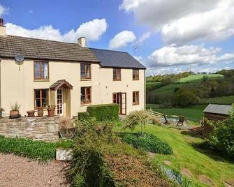 Glebe Farm Cottage - Cwmbran - Building