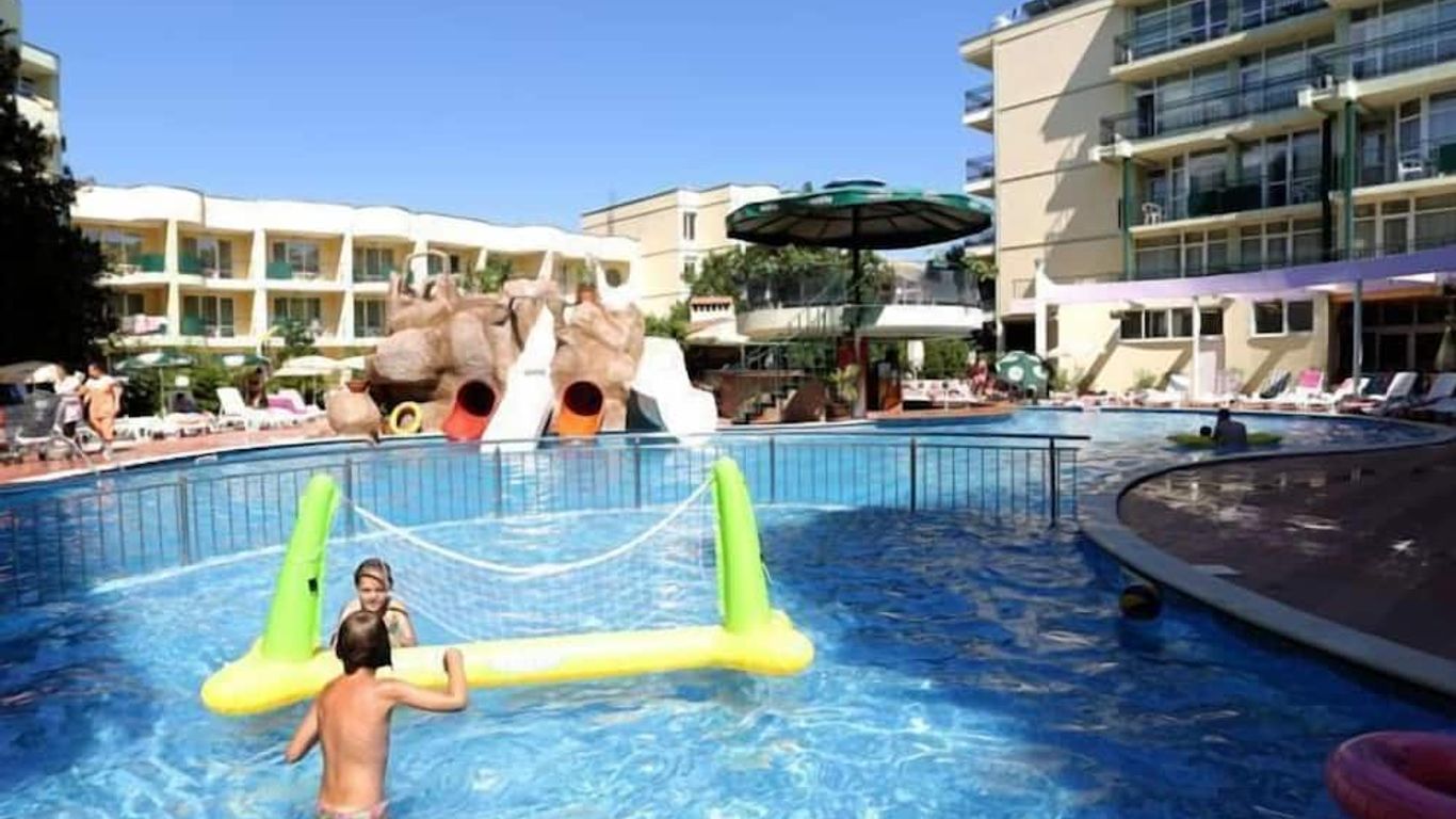 Sunny Day Club Hotel