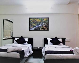 Zenith hospitality !!! - Business and home stays - Mumbai - Bedroom