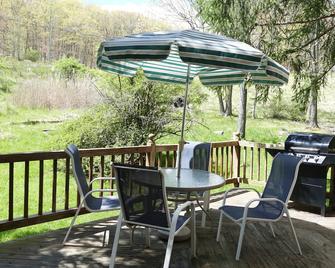 3bdr Family friendly Camelback Mountain Paradise - Walking Distance to Slopes - Tannersville - Patio