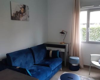 logement calme proche de paris - Créteil - Living room