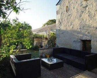 Charming villa in the vineyards, 10 minutes from Saumur - Souzay-Champigny - Patio