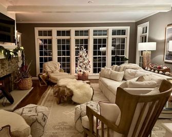 Bluffs Edge at Birchwood - Harbor Springs - Stue