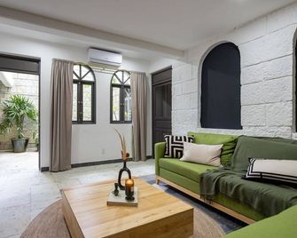 Sleeps 9, Outdoor Space, PingPong Table, in Villa - Oaxaca