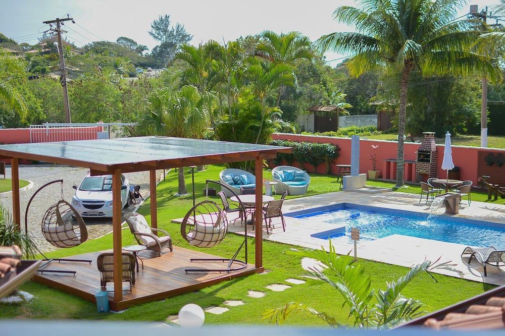 بوسادا دوس جوراديوز - بوزيوس - حوض السباحة