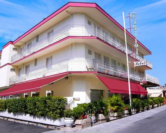 Hotel Gigliola - Gatteo a Mare - Gebäude