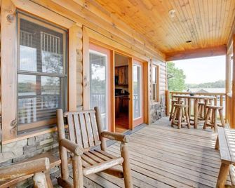 Luxury Lakefront Cabin - Vonore - Balcón