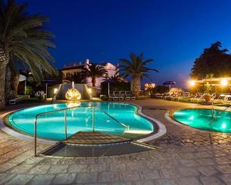 Ideal Hotel - Forio - Pool