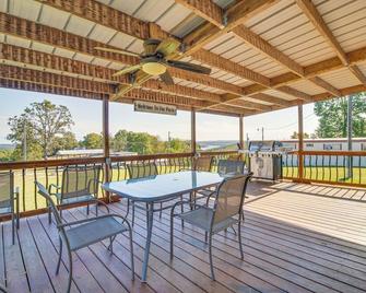 Lake-View Getaway with Grill in Mountain Home! - Mountain Home - Balcony