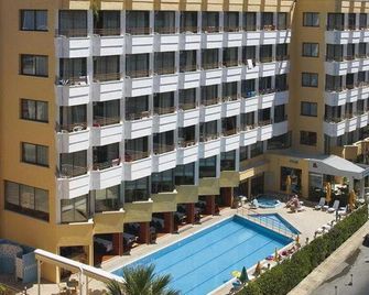 Palm Hotel - Kusadasi - Byggnad