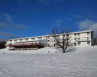 Baymont by Wyndham Duluth/Spirit Mountain - Duluth - Building