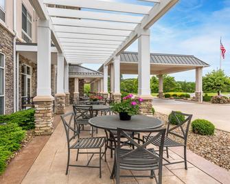 Comfort Inn & Suites - Dover - Patio