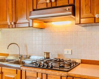 Lovely apartment for 3 guests with WIFI, TV, patio and pets allowed - Taio - Kuchyň